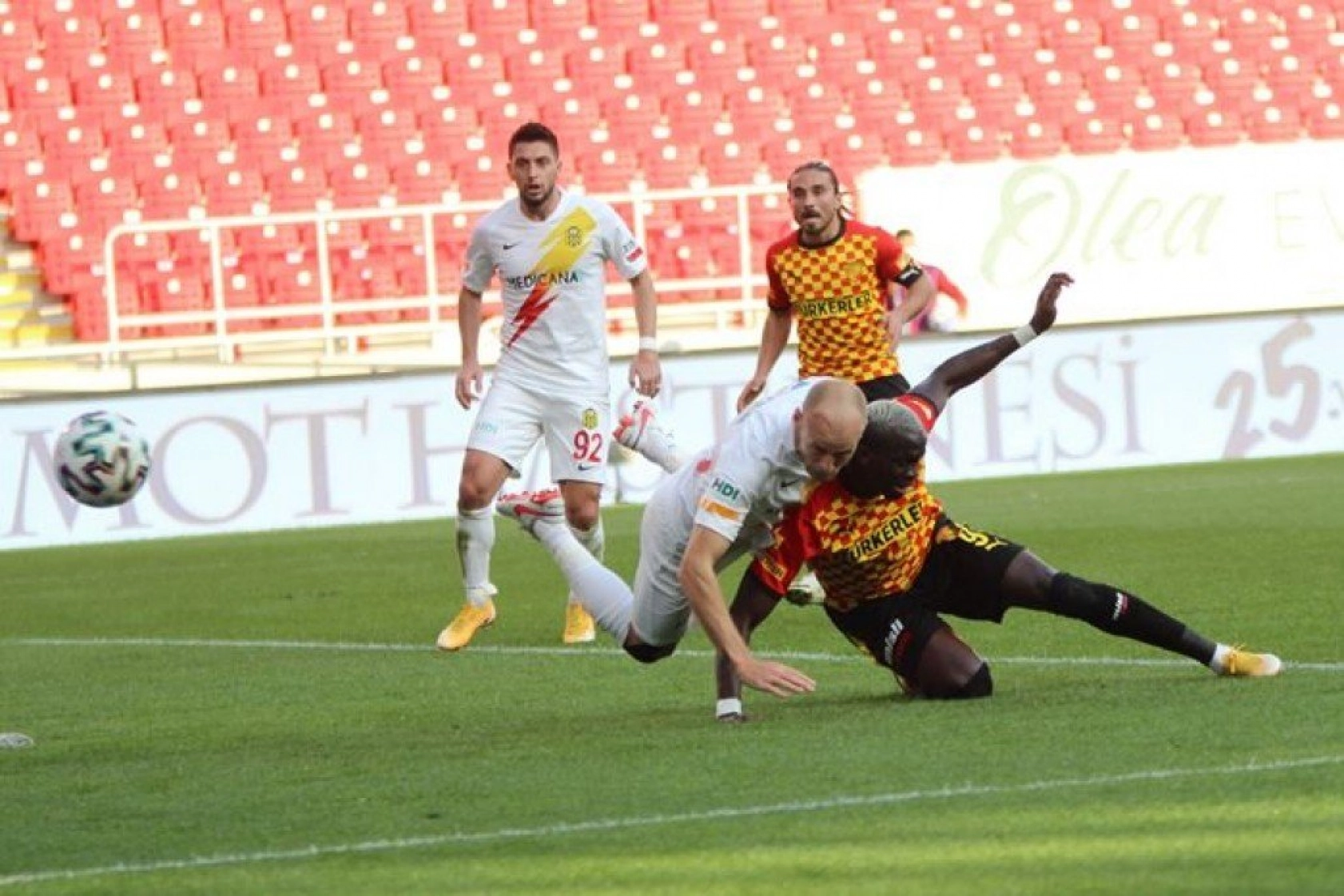 Göztepe Yeni Malatyaspor Karşılaşmasından Kareler