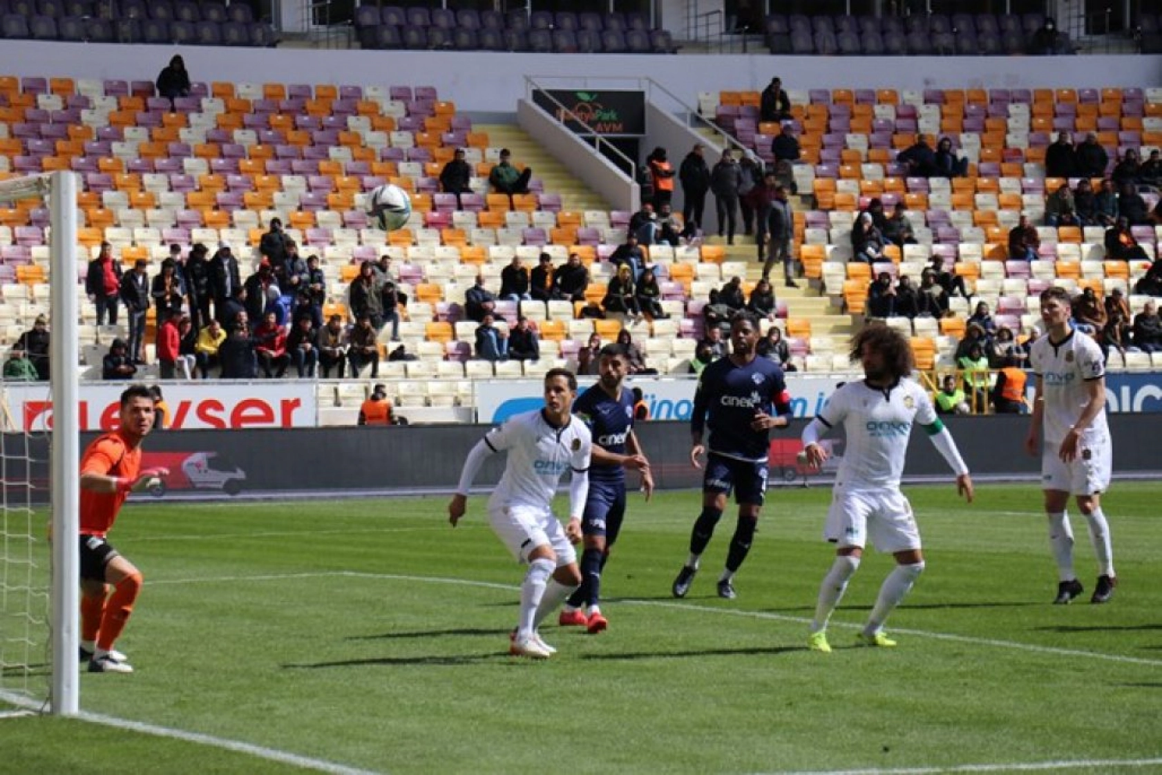 Yeni Malatyaspor Kasımpaşa Sk Karşılaşmasından Kareler