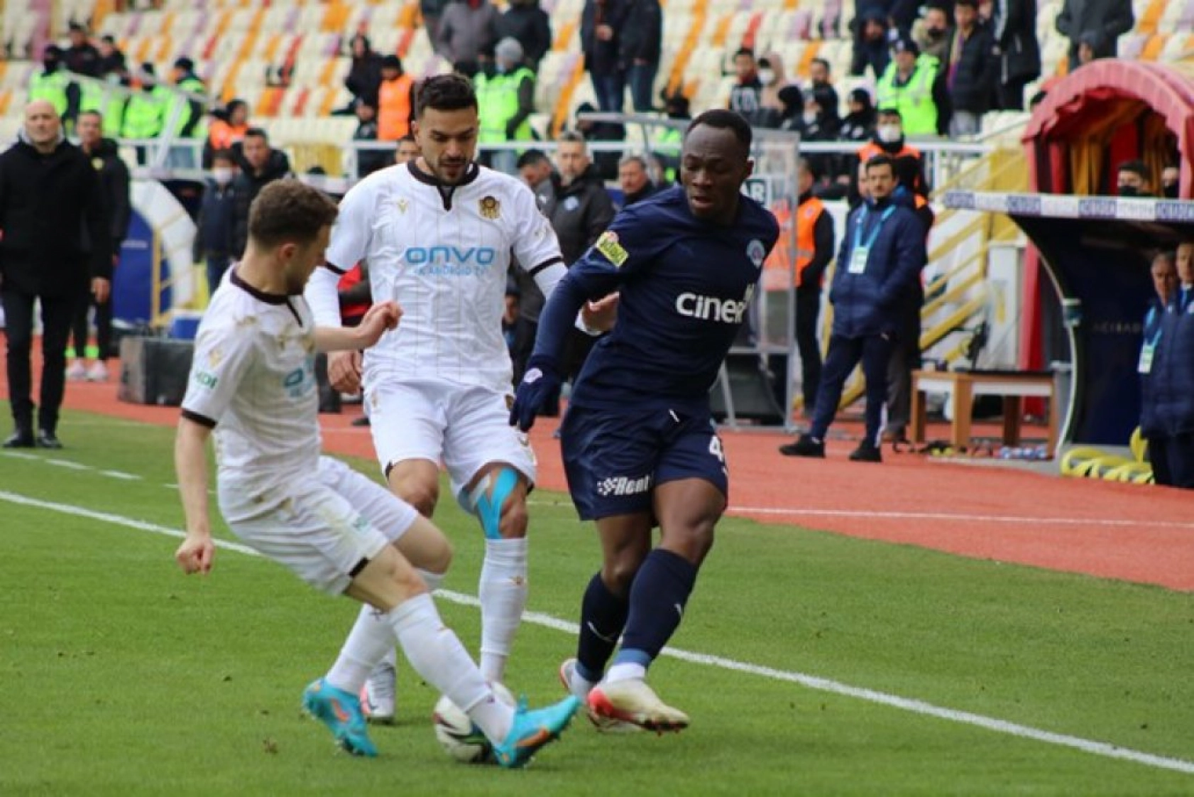 Yeni Malatyaspor Kasımpaşa Sk Karşılaşmasından Kareler