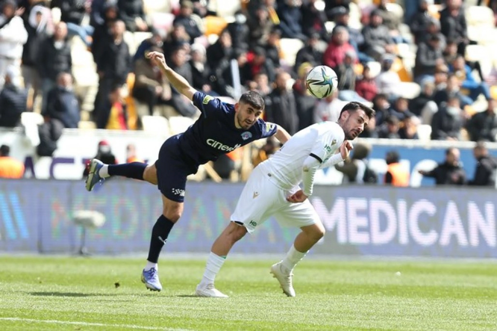 Yeni Malatyaspor Kasımpaşa Sk Karşılaşmasından Kareler