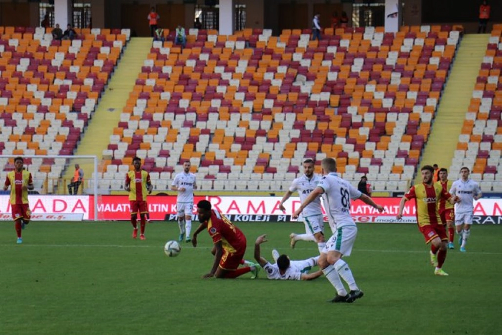 Konyaspor Yeni Malatyaspor Karşılaşmasından Kareler