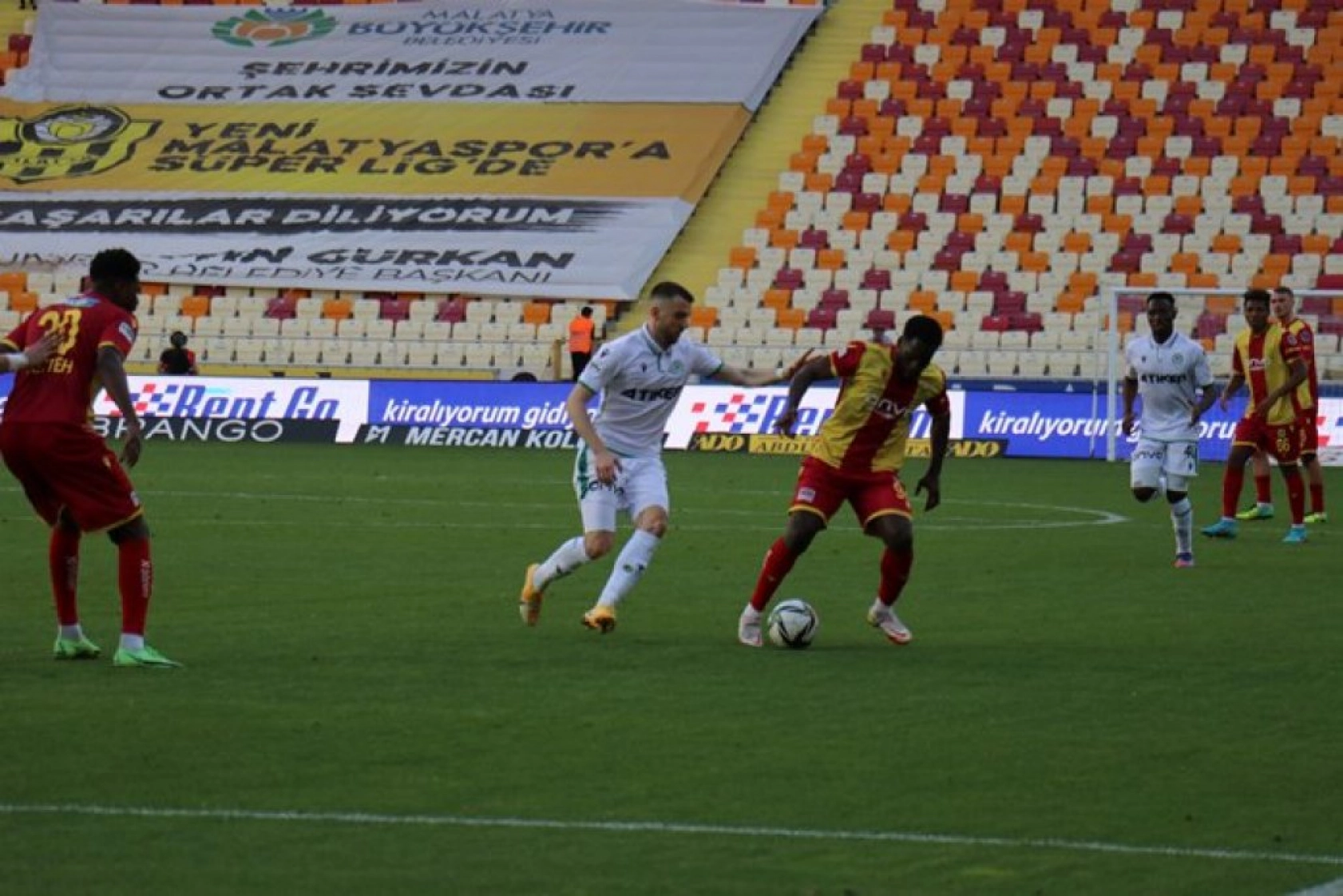 Konyaspor Yeni Malatyaspor Karşılaşmasından Kareler