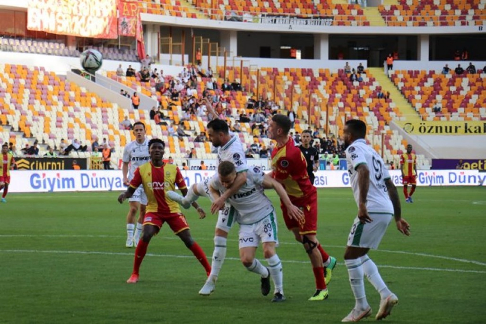 Konyaspor Yeni Malatyaspor Karşılaşmasından Kareler