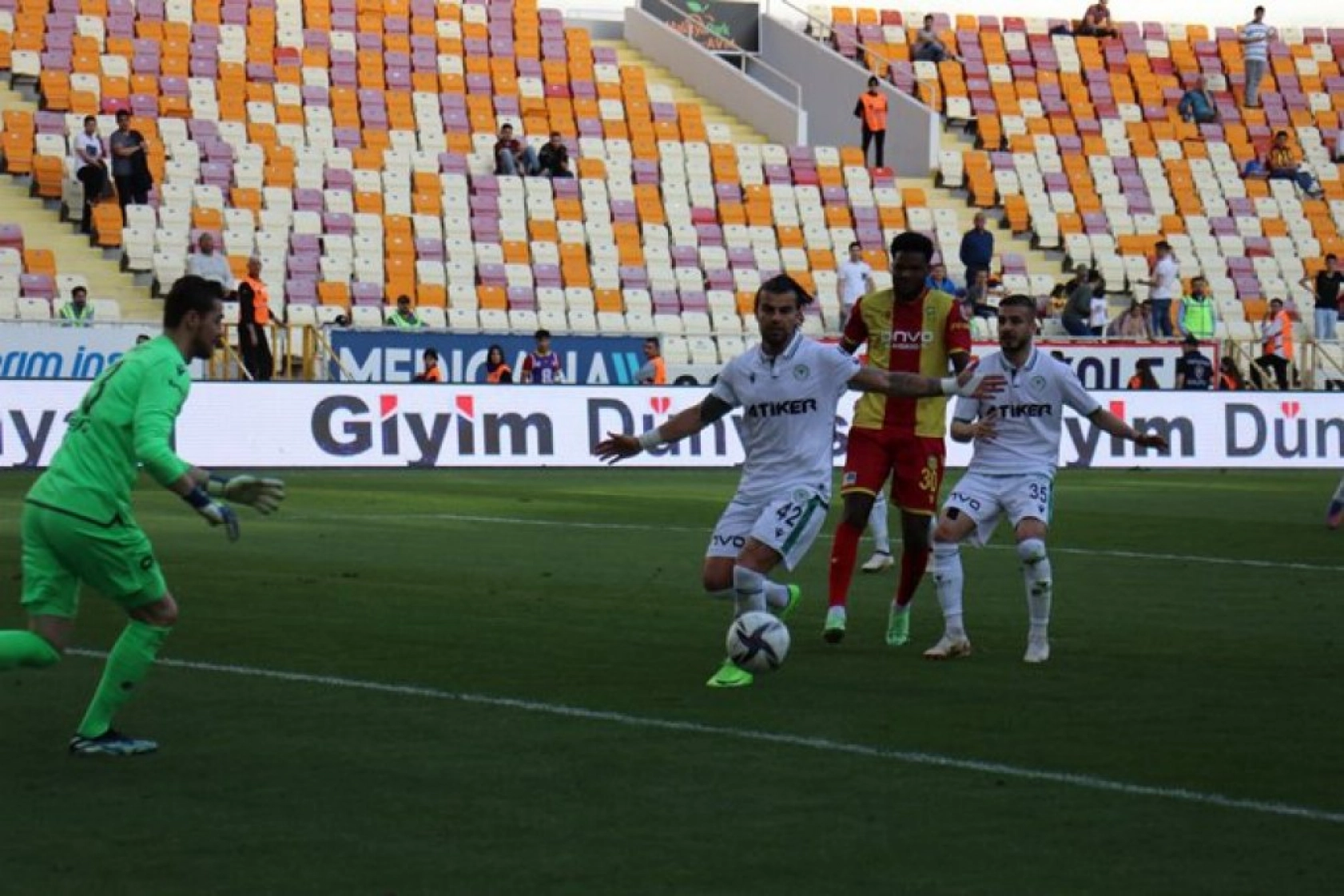 Konyaspor Yeni Malatyaspor Karşılaşmasından Kareler