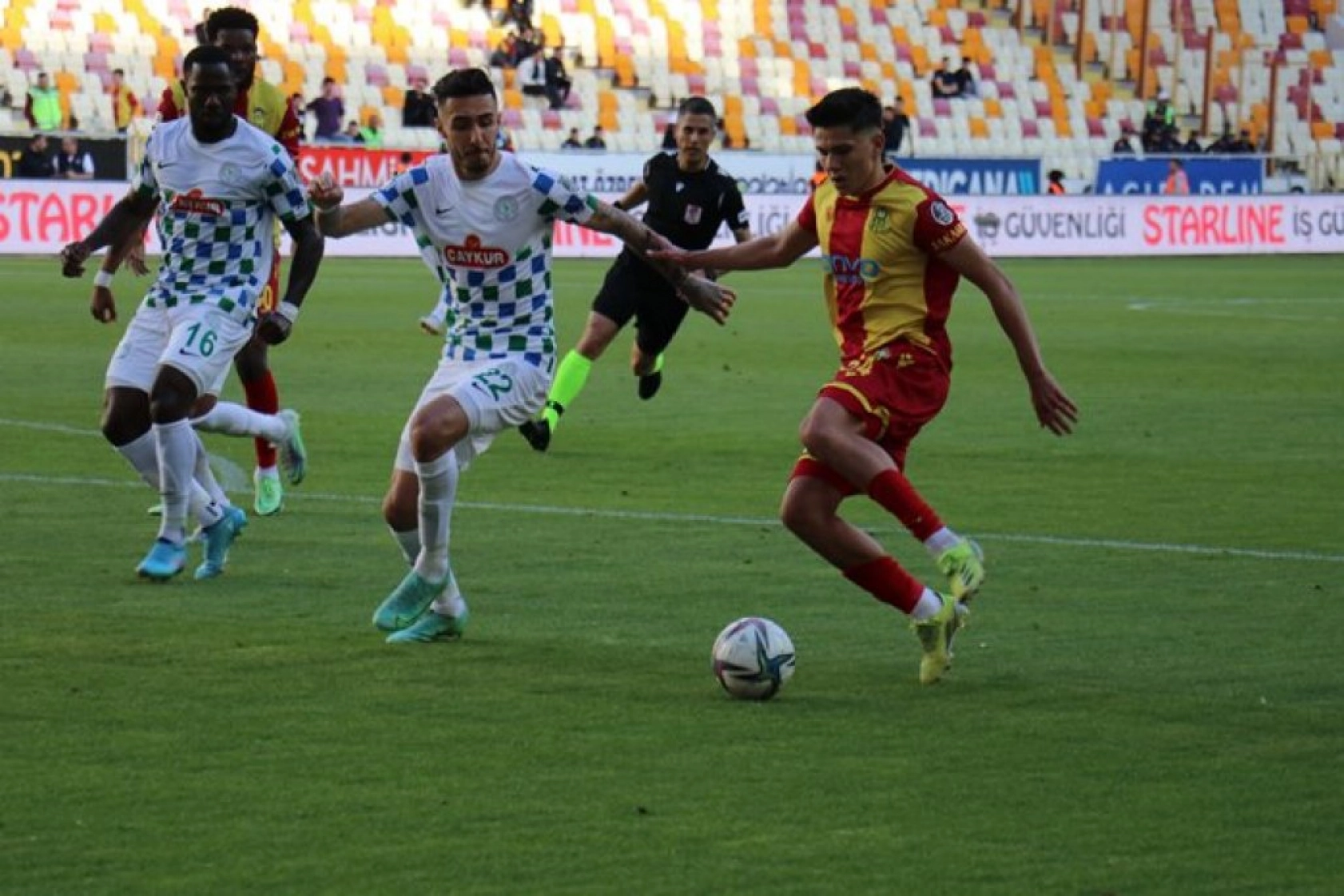 Çaykur Rizespor Yeni Malatyaspor Karşılaşmasından Kareler