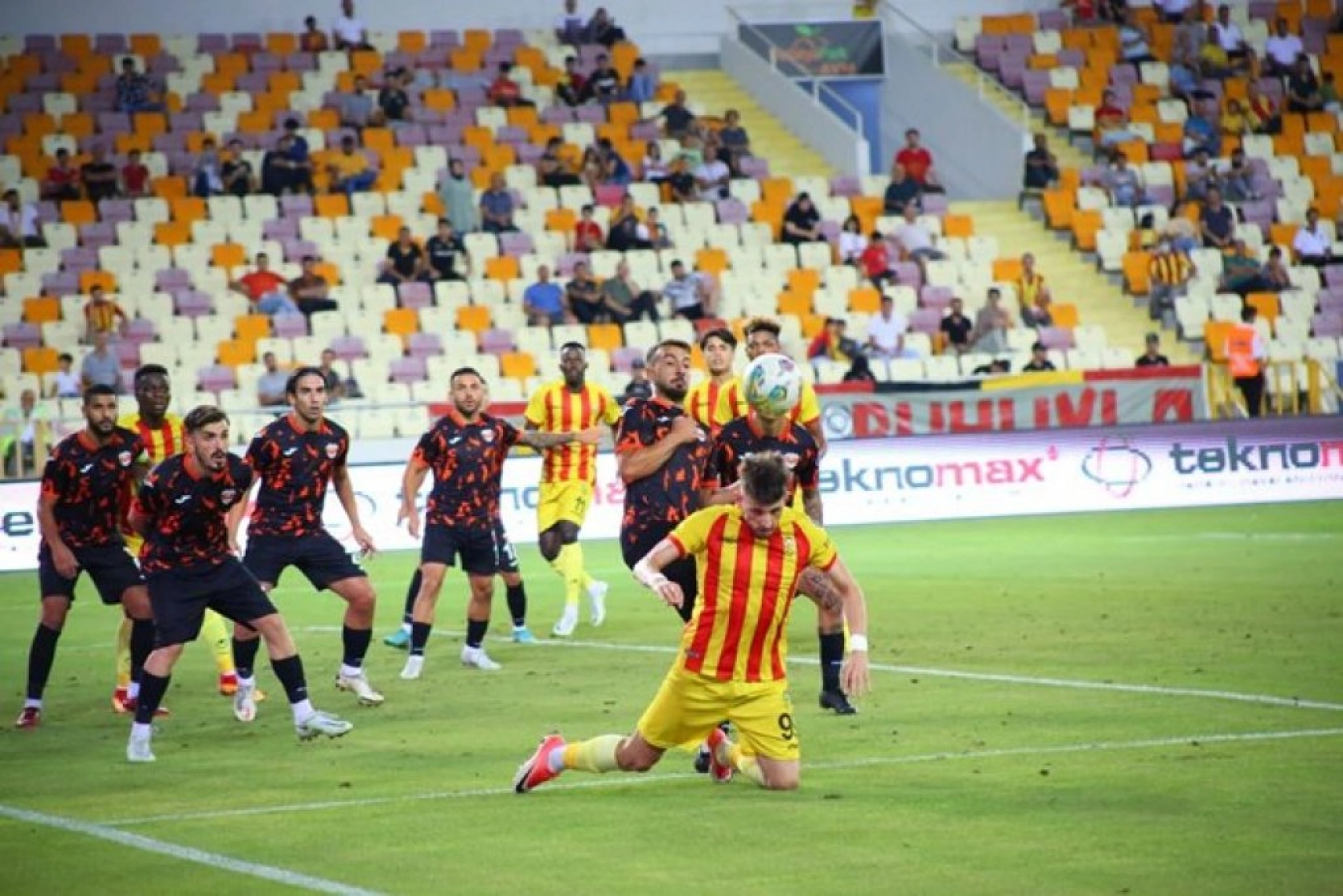 Yeni Malatyaspor Adanaspor Karşılaşmasından Kareler