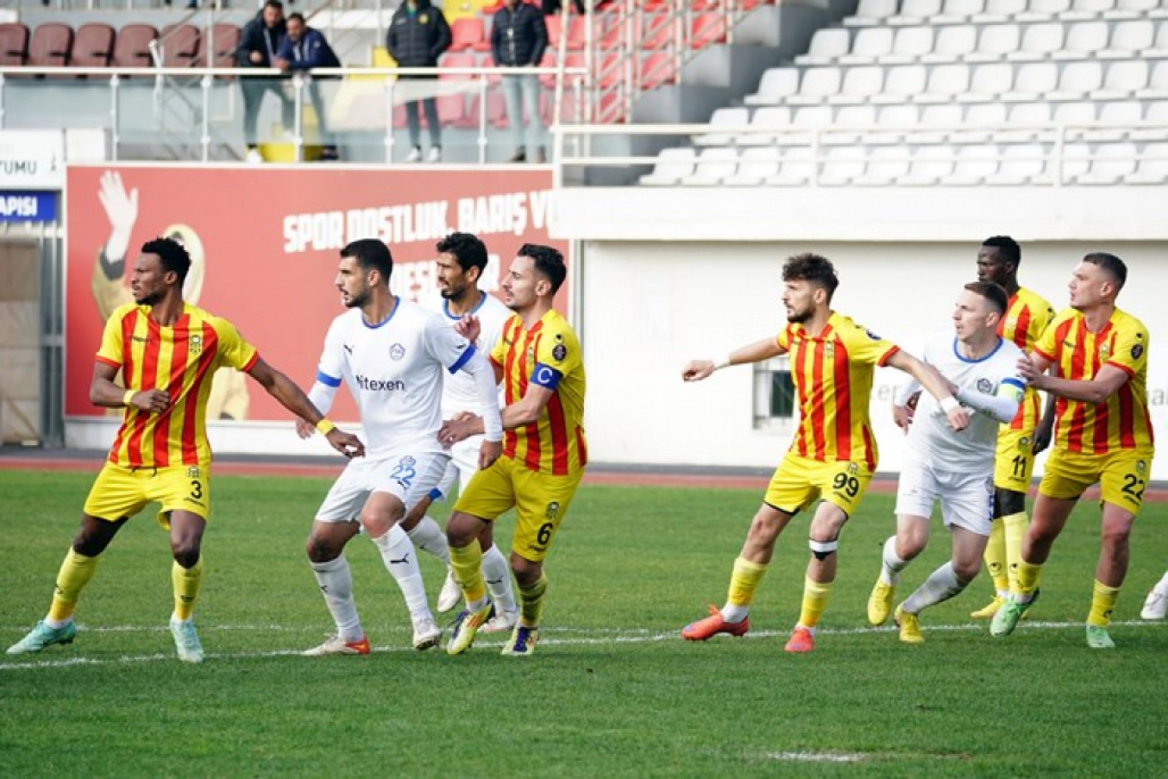 Tuzlaspor Yeni Malatyaspor Karşılaşmasından Kareler