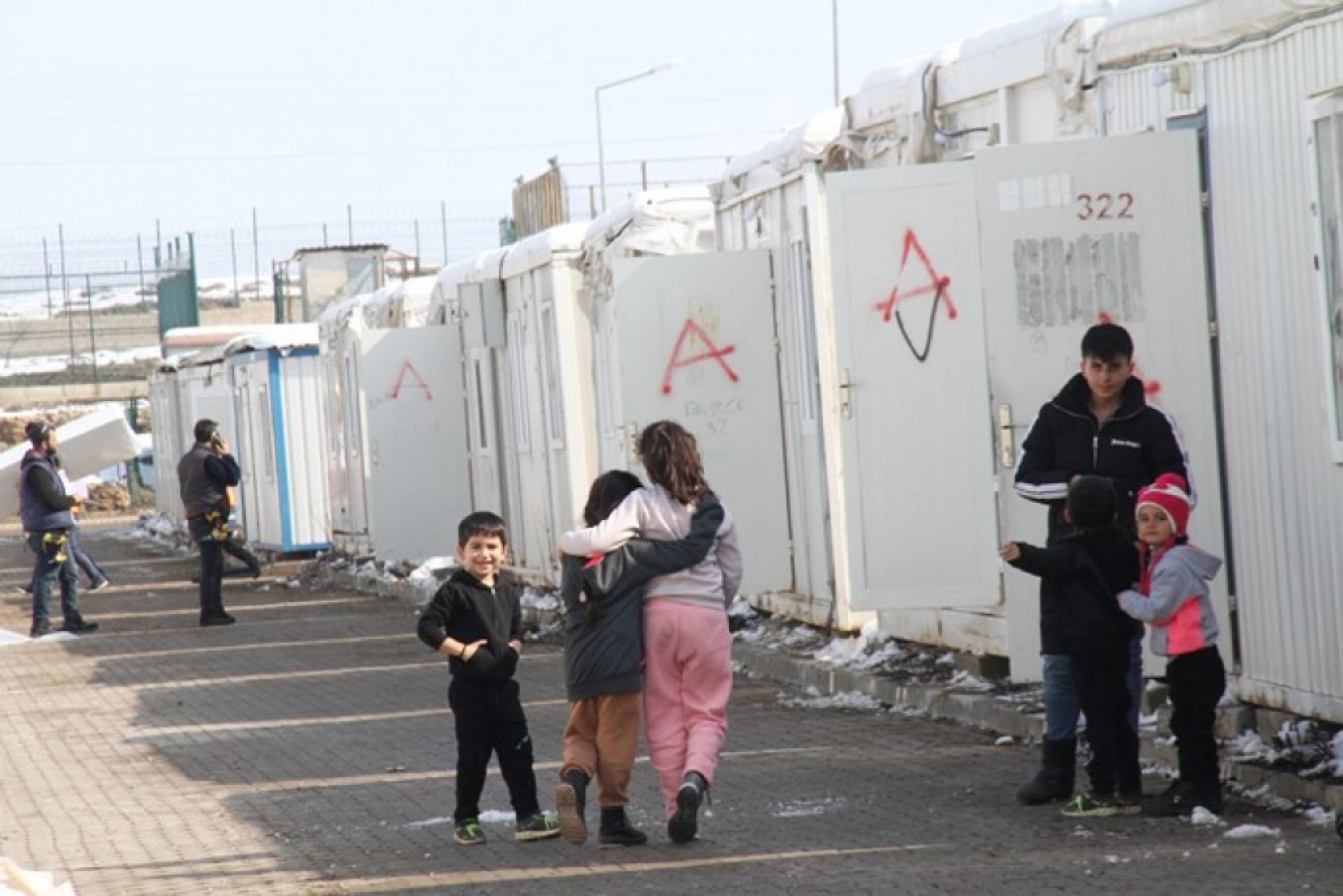 Malatya'da 10 bin kişinin barınacağı konteyner kente aileler yerleşmeye başladı