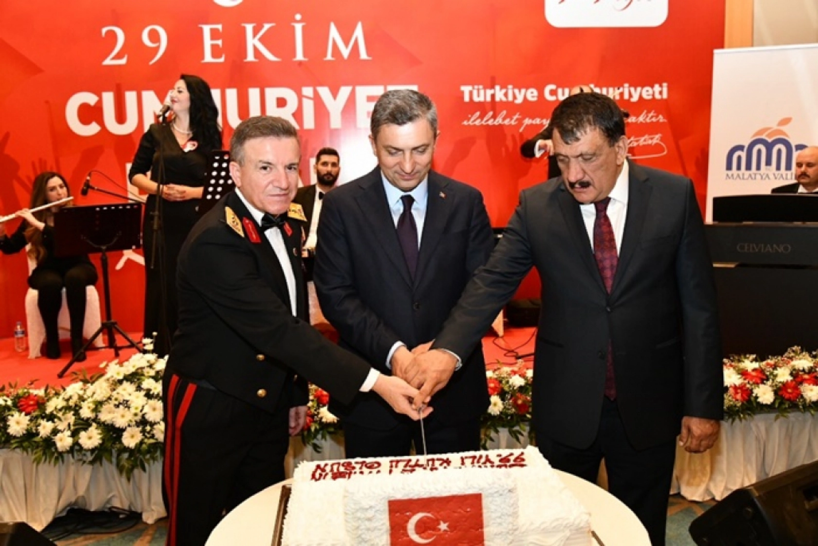 Malatya'da Cumhuriyet Resepsiyonu