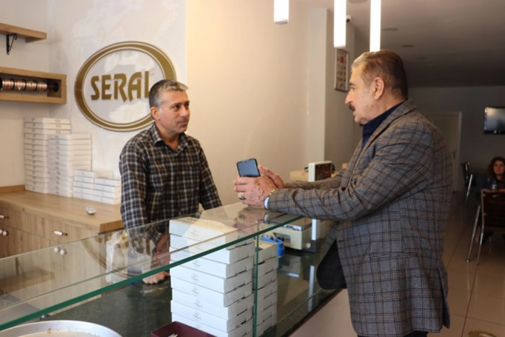 Keskin, Esnaf işyerini açarak Malatya'yı canlı gösteriyor