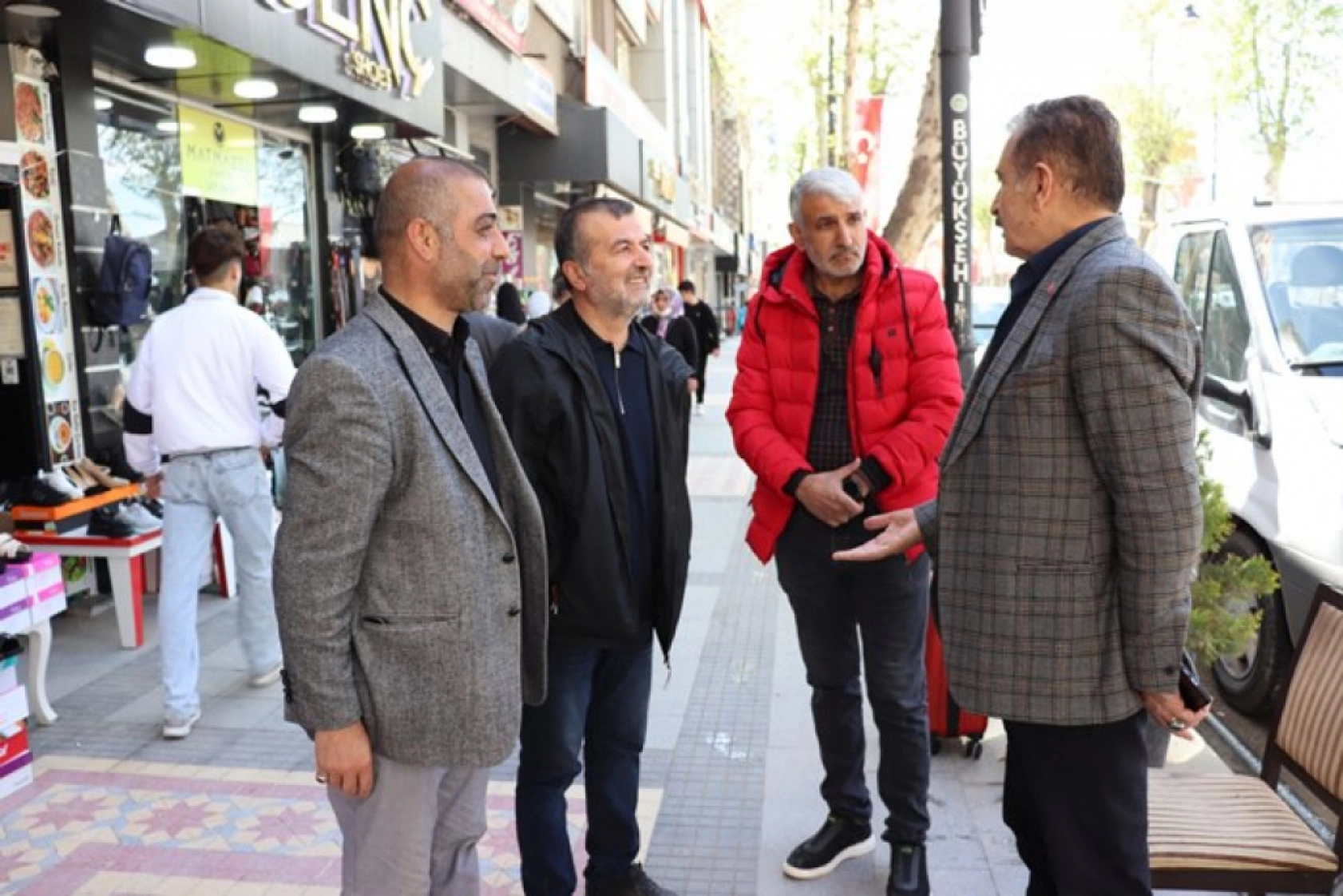 Keskin, Esnaf işyerini açarak Malatya'yı canlı gösteriyor