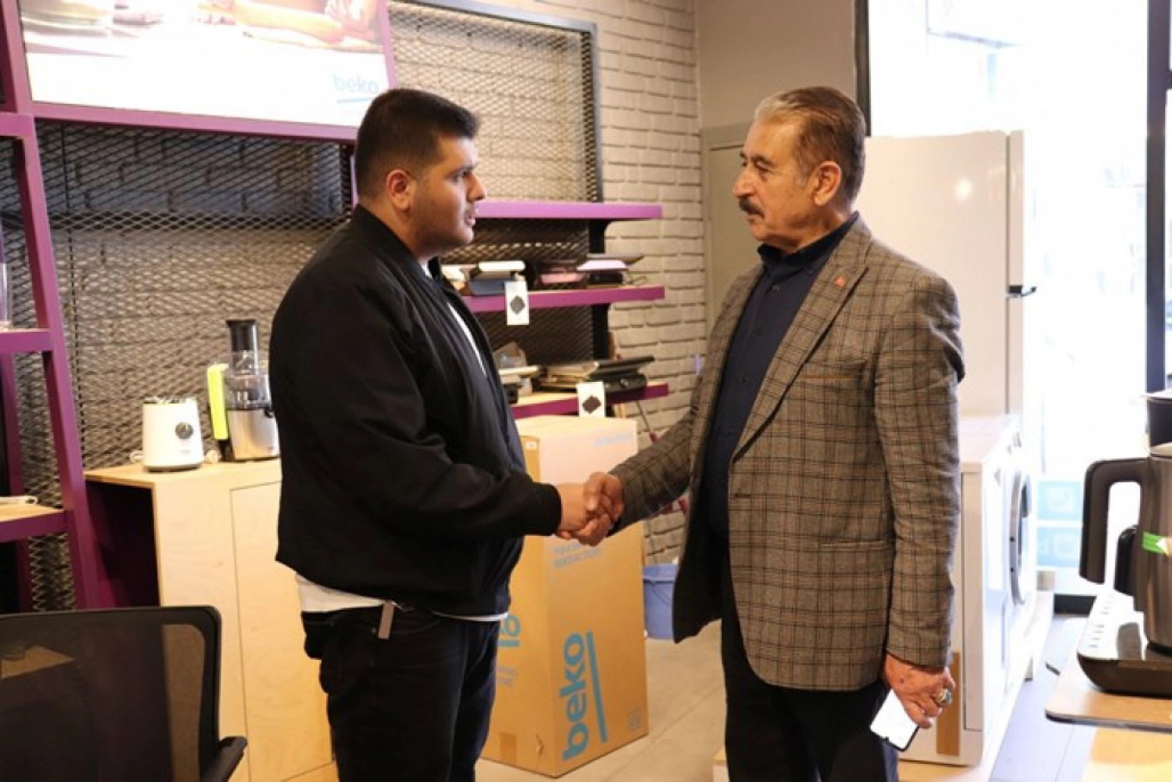 Keskin, Esnaf işyerini açarak Malatya'yı canlı gösteriyor