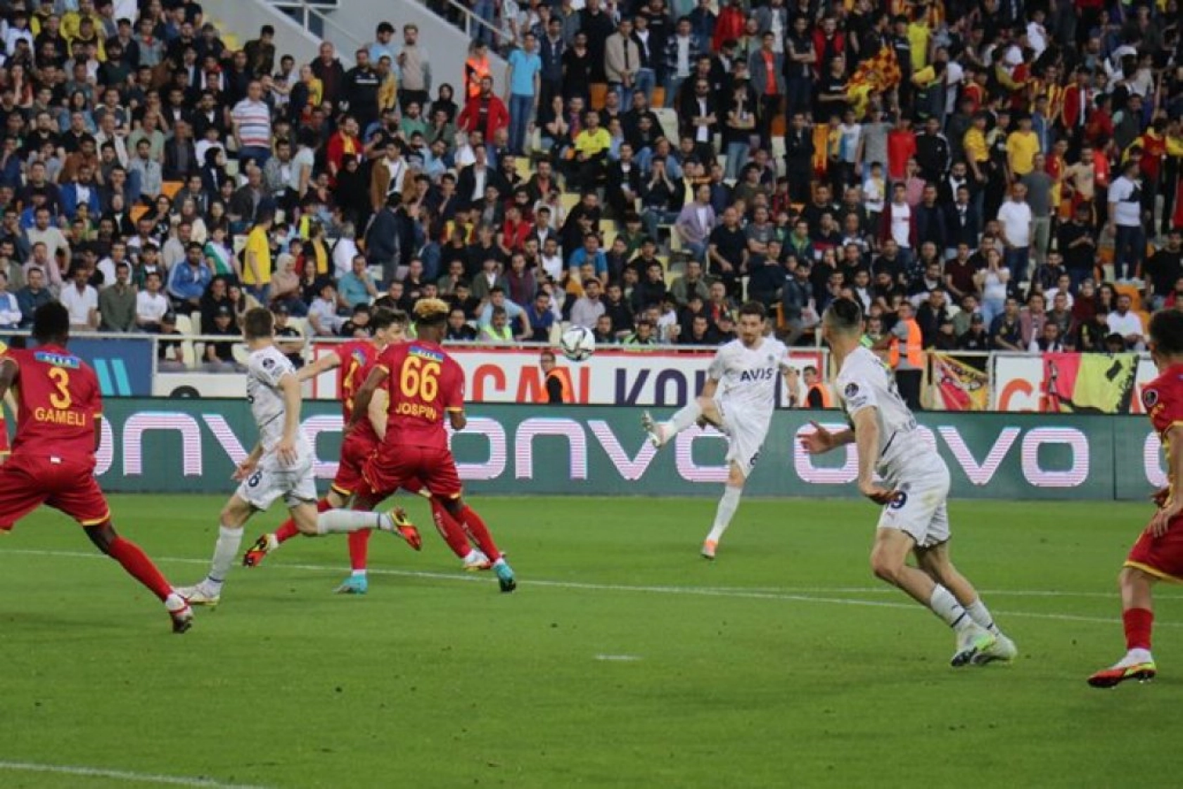 Yeni Malatyaspor Fenerbahce Karşılaşmasından Kareler