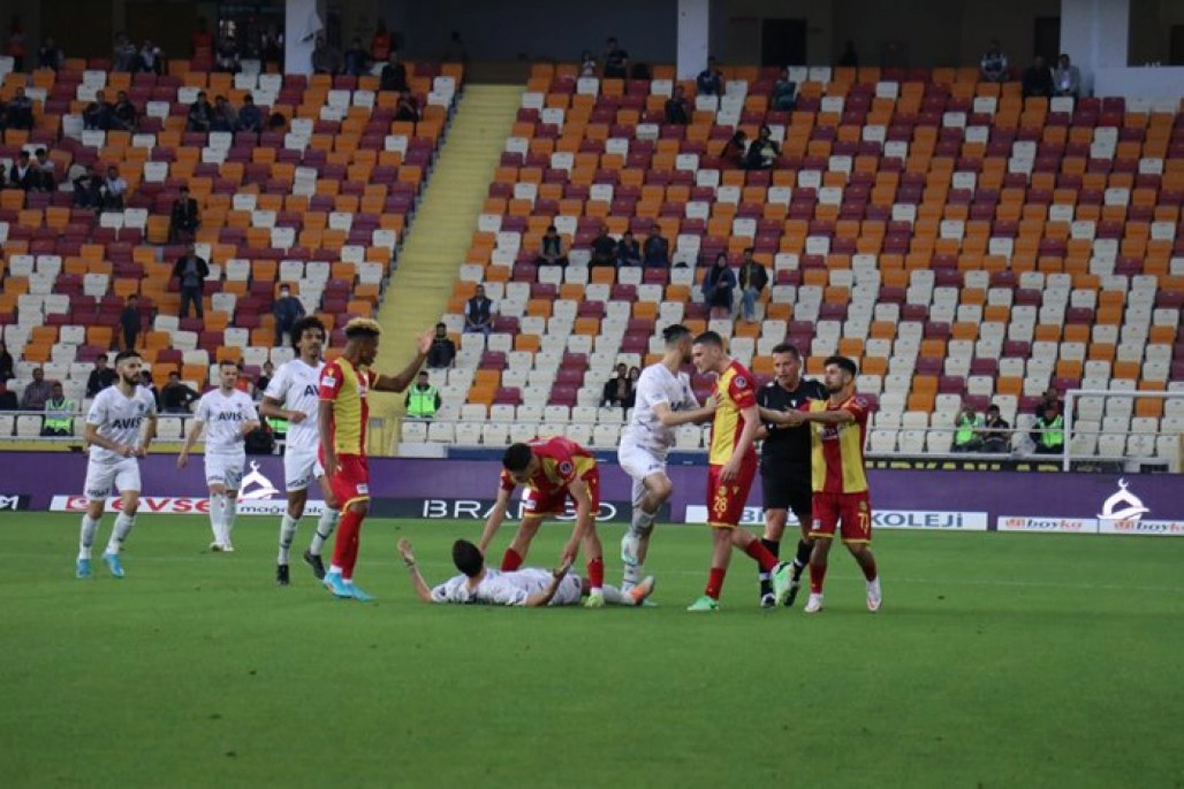 Yeni Malatyaspor Fenerbahce Karşılaşmasından Kareler