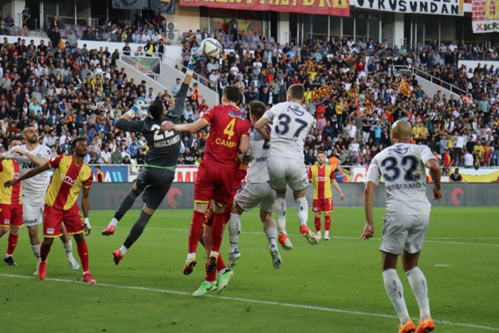 Yeni Malatyaspor Fenerbahce Karşılaşmasından Kareler