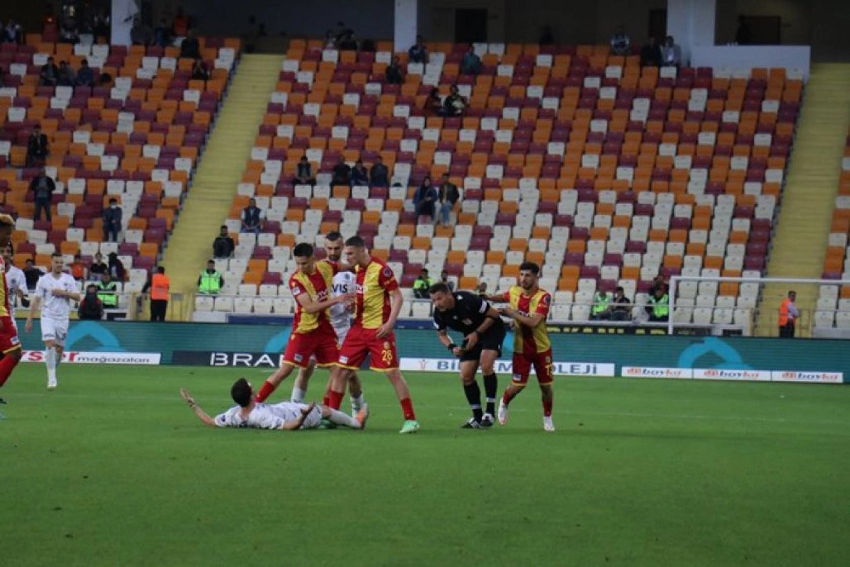 Yeni Malatyaspor Fenerbahce Karşılaşmasından Kareler