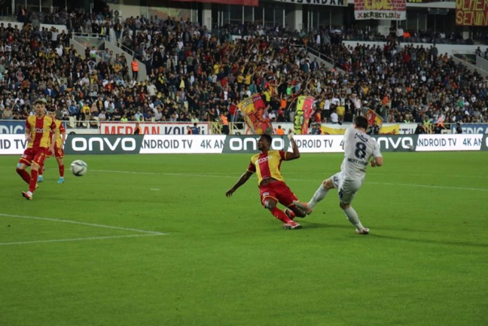 Yeni Malatyaspor Fenerbahce Karşılaşmasından Kareler