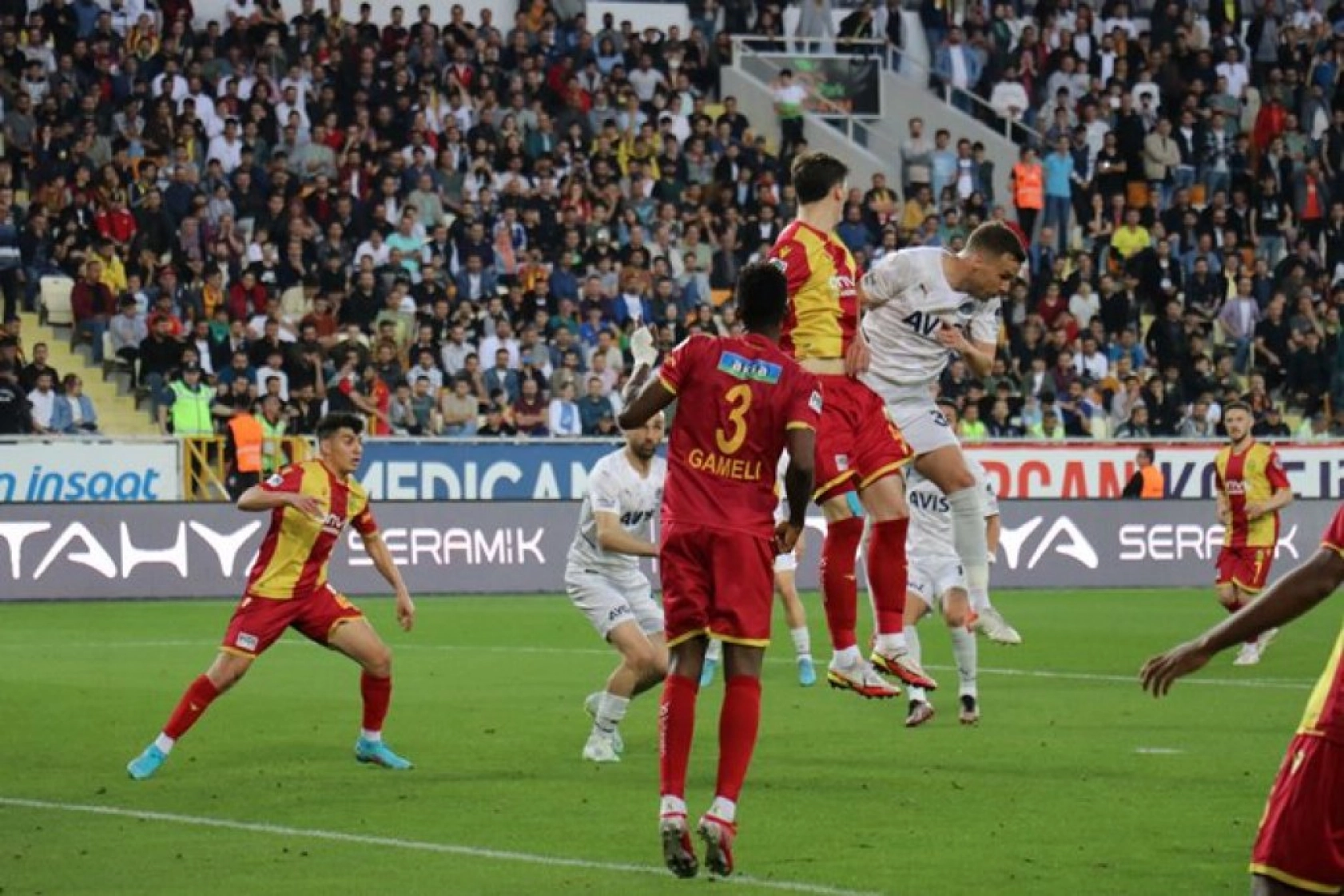 Yeni Malatyaspor Fenerbahce Karşılaşmasından Kareler