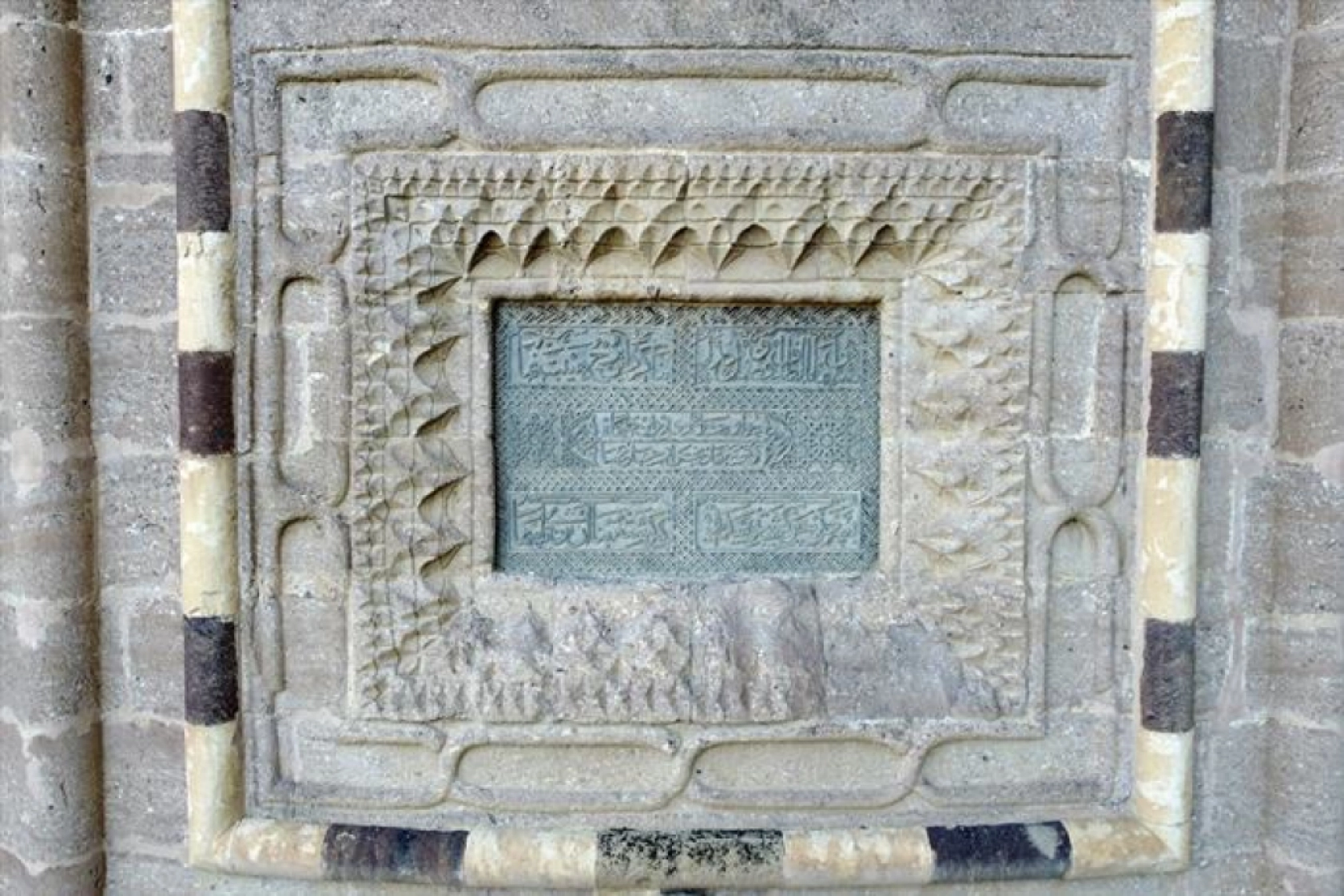 Dünyadaki şato planlı sayılı kalelerden olan Hoşap Kalesi, eski ihtişamına kavuşturuluyor