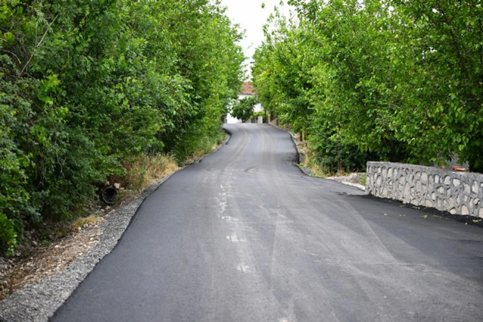 Meydanbaşı Mahallesi'ne Sıcak Asfalt Yapıldı