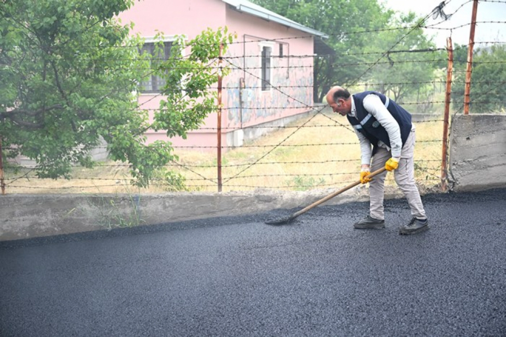 Meydanbaşı Mahallesi'ne Sıcak Asfalt Yapıldı