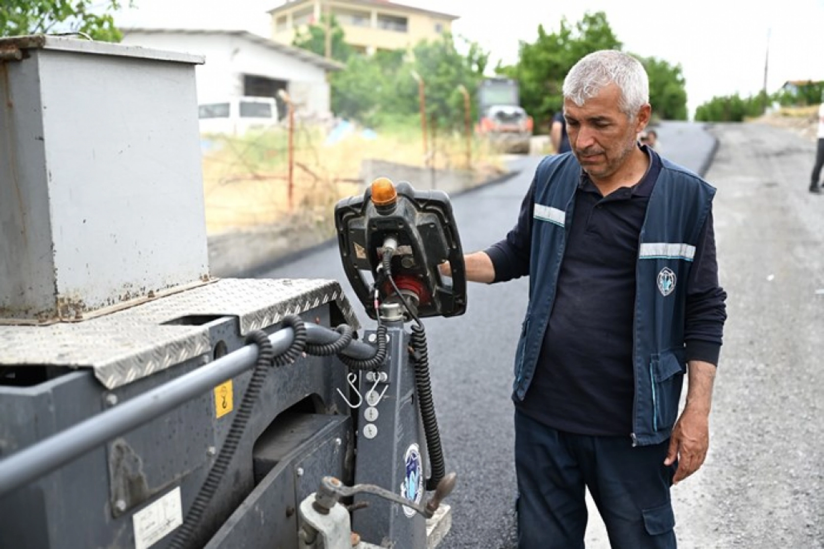 Meydanbaşı Mahallesi'ne Sıcak Asfalt Yapıldı