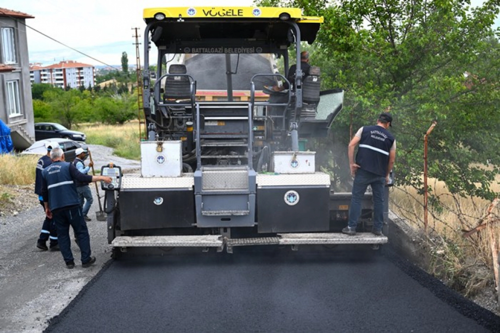 Meydanbaşı Mahallesi'ne Sıcak Asfalt Yapıldı