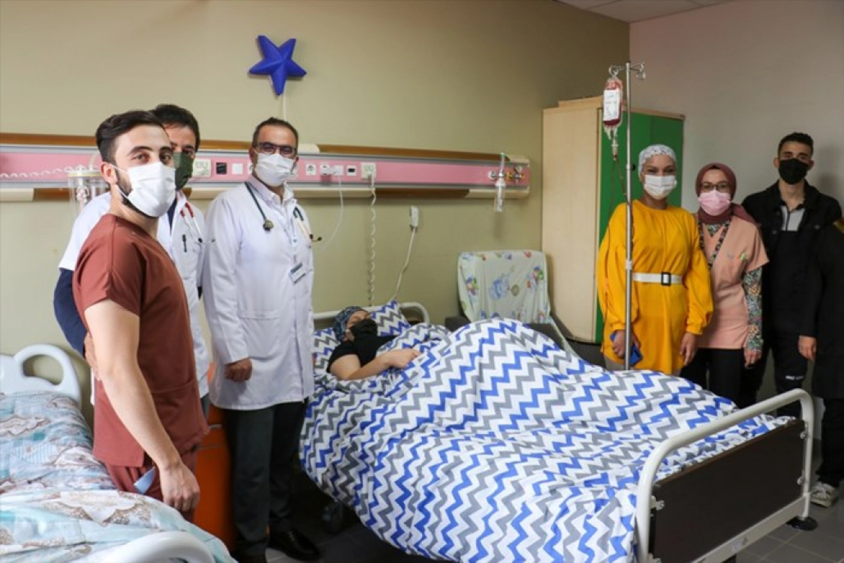 Lösemiyi yenen gençler kendileriyle aynı tedaviyi gören hastalara umut aşılıyor