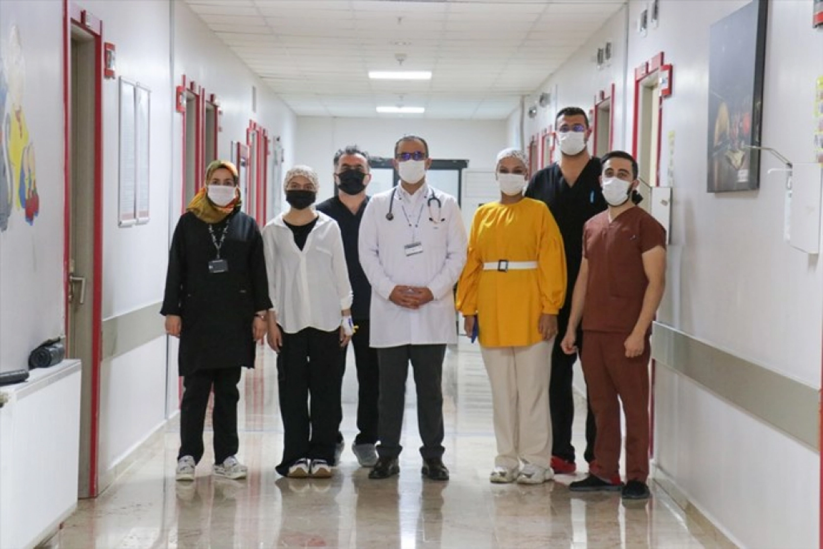 Lösemiyi yenen gençler kendileriyle aynı tedaviyi gören hastalara umut aşılıyor