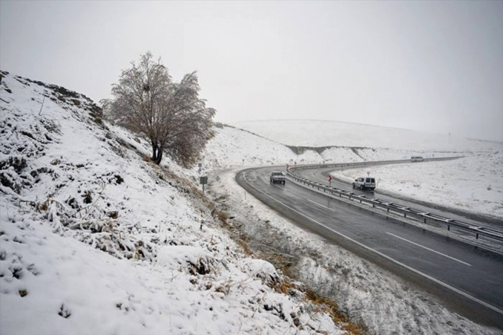 Van'da yüksek kesimlerinde kar etkili oldu