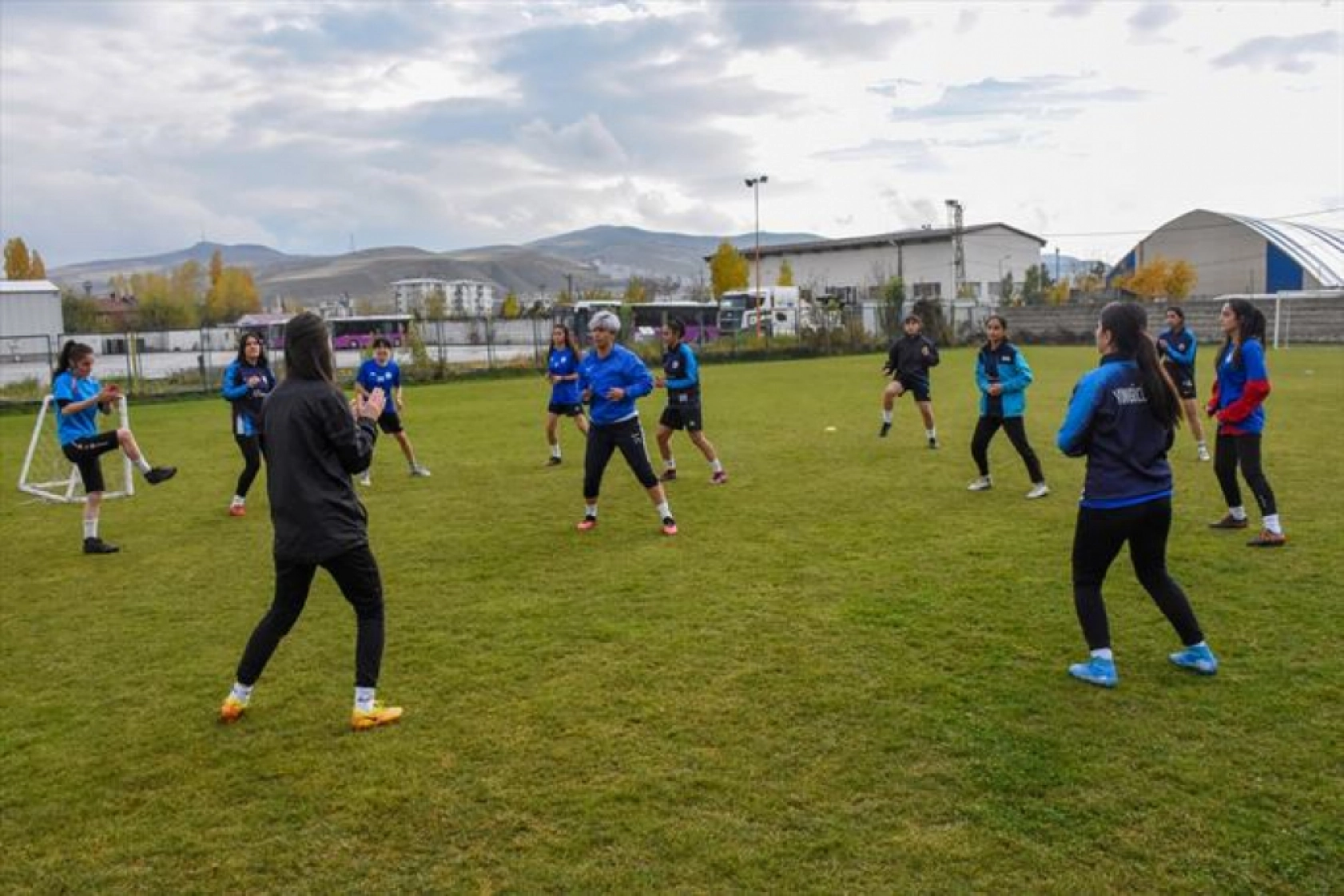 Vanlı kızların gözü 1. Lig'de