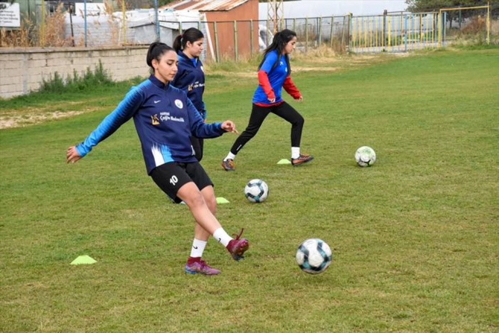 Vanlı kızların gözü 1. Lig'de