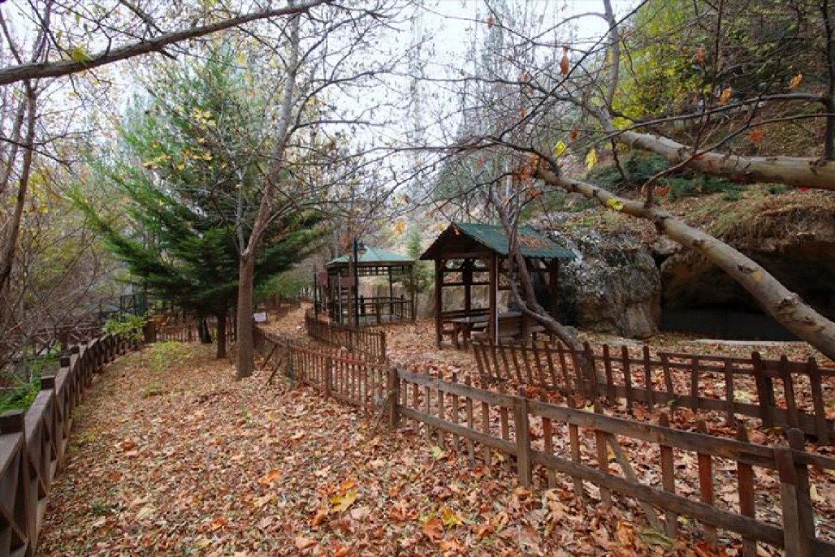 Günpınar Şelalesi sonbahar renklerine büründü