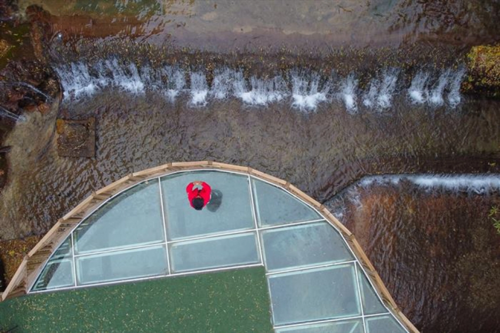 Günpınar Şelalesi sonbahar renklerine büründü