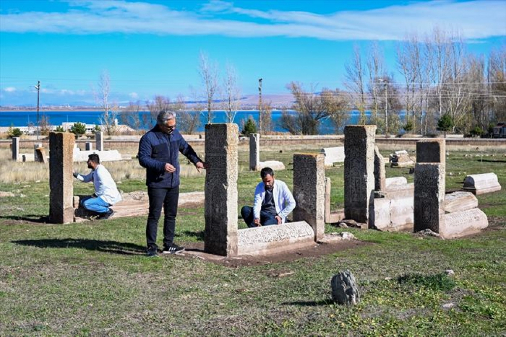 Van'daki Selçuklu Mezarlığı'nda en erken tarihli sandukalı mezar ortaya çıkarıldı