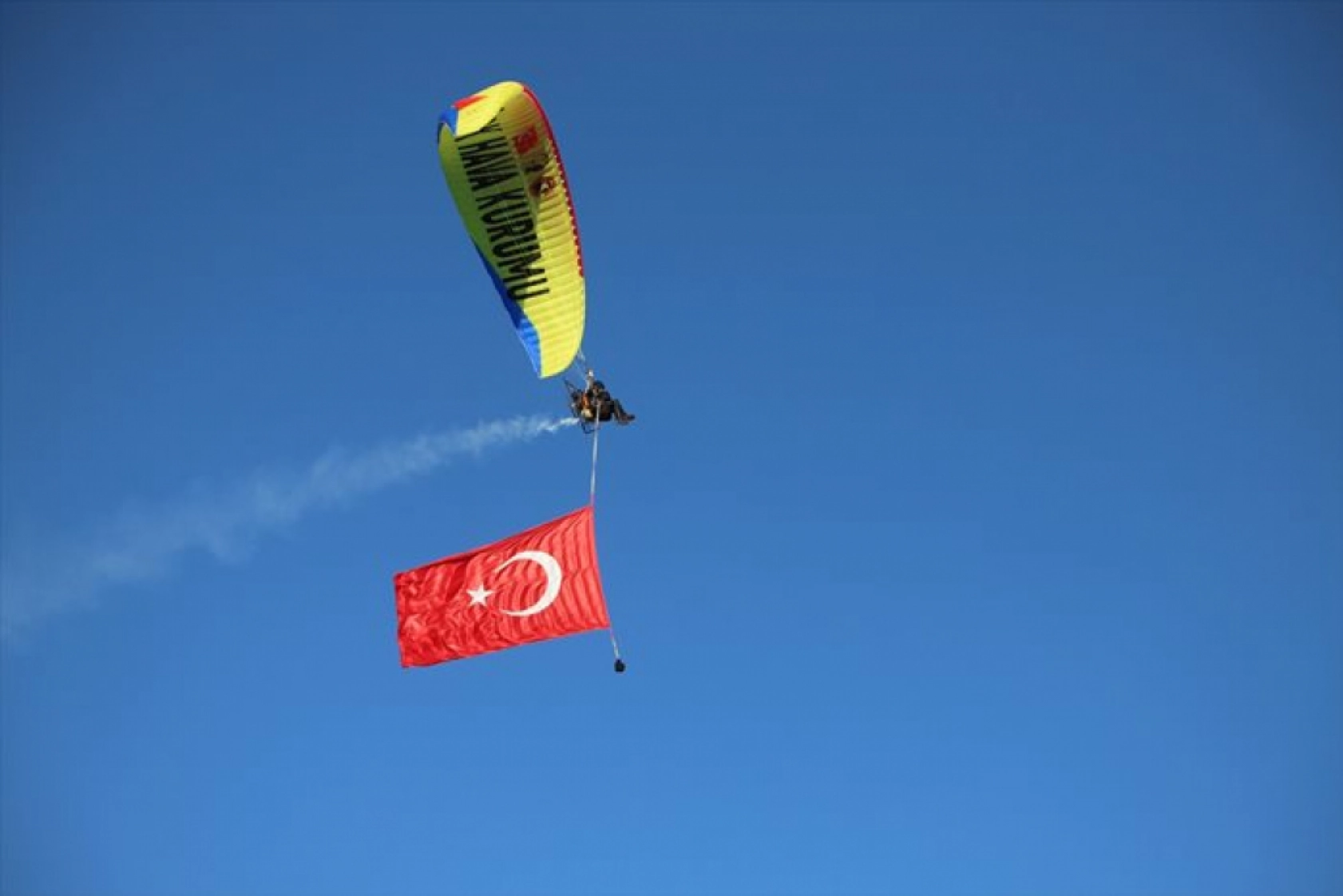 Kars'ta Sarıkamış şehitlerini temsilen yapılan kardan heykeller açıldı