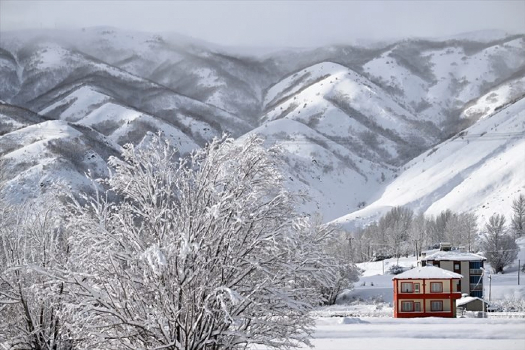 Van'da kar yağışı sonrası güzel görüntü oluştu