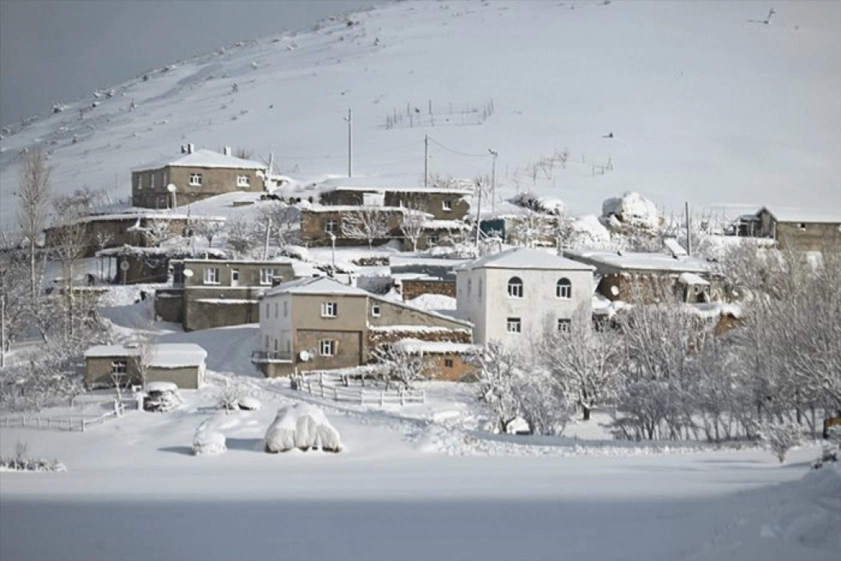 Van'da kar yağışı sonrası güzel görüntü oluştu