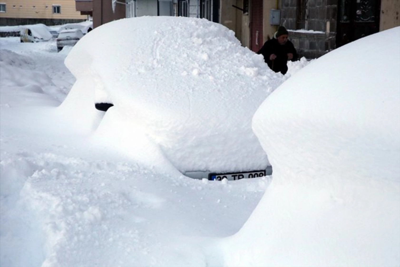 Ardahan'da yoğun kar yağışı etkili oldu