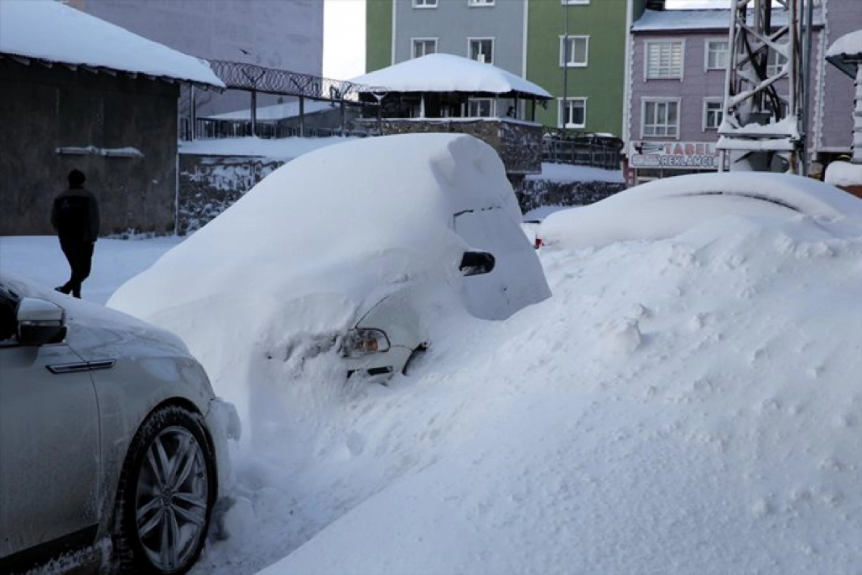 Ardahan'da yoğun kar yağışı etkili oldu