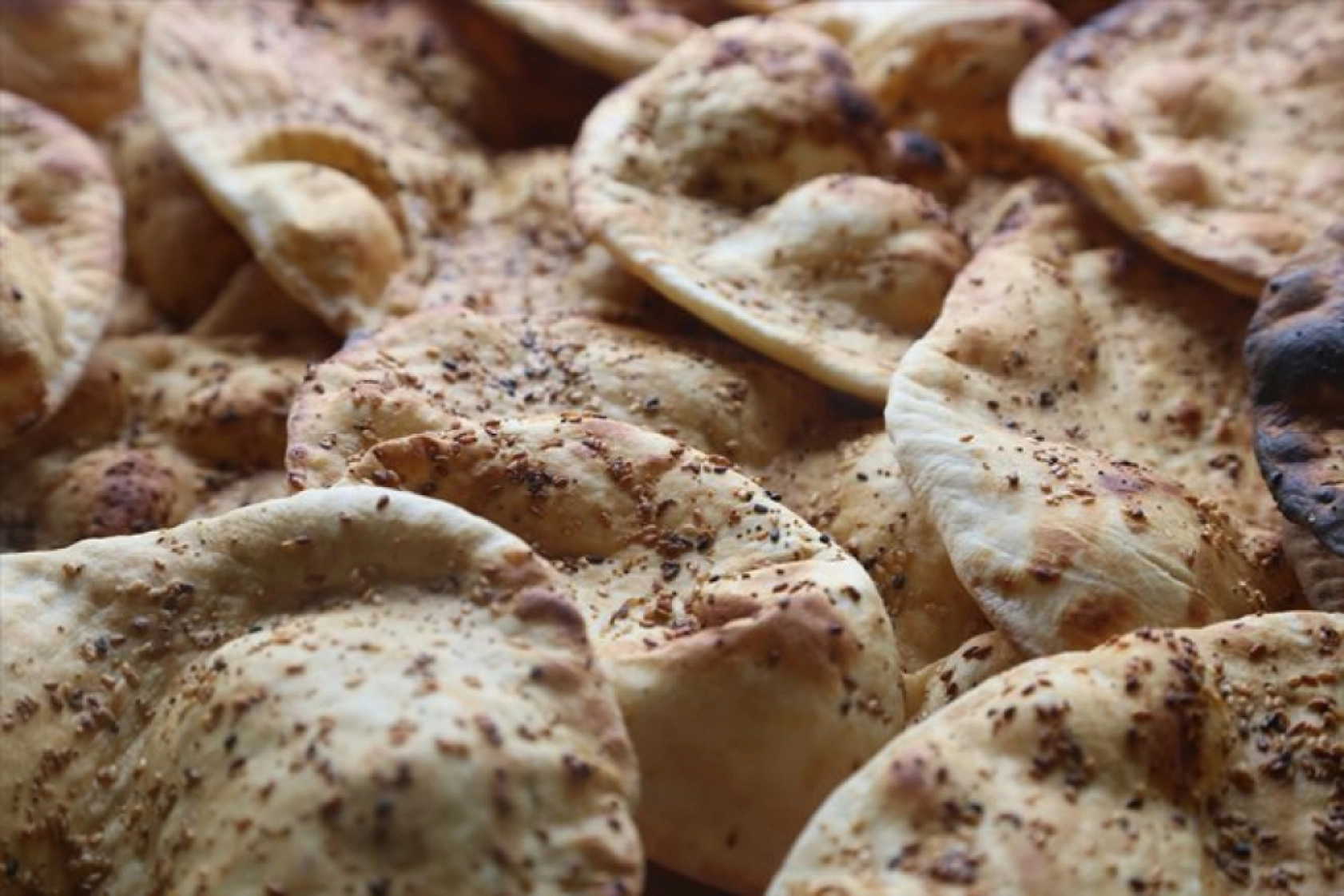 Malatya'nın yöresel ekmeğini yaparak il dışına gönderiyor