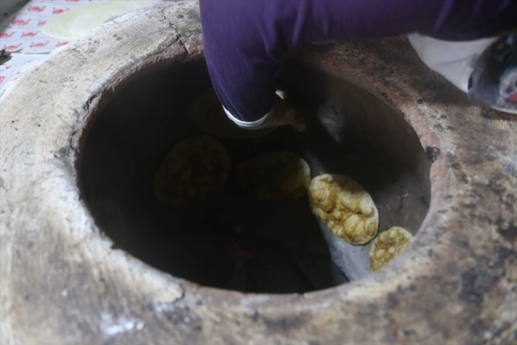 Malatya'nın yöresel ekmeğini yaparak il dışına gönderiyor