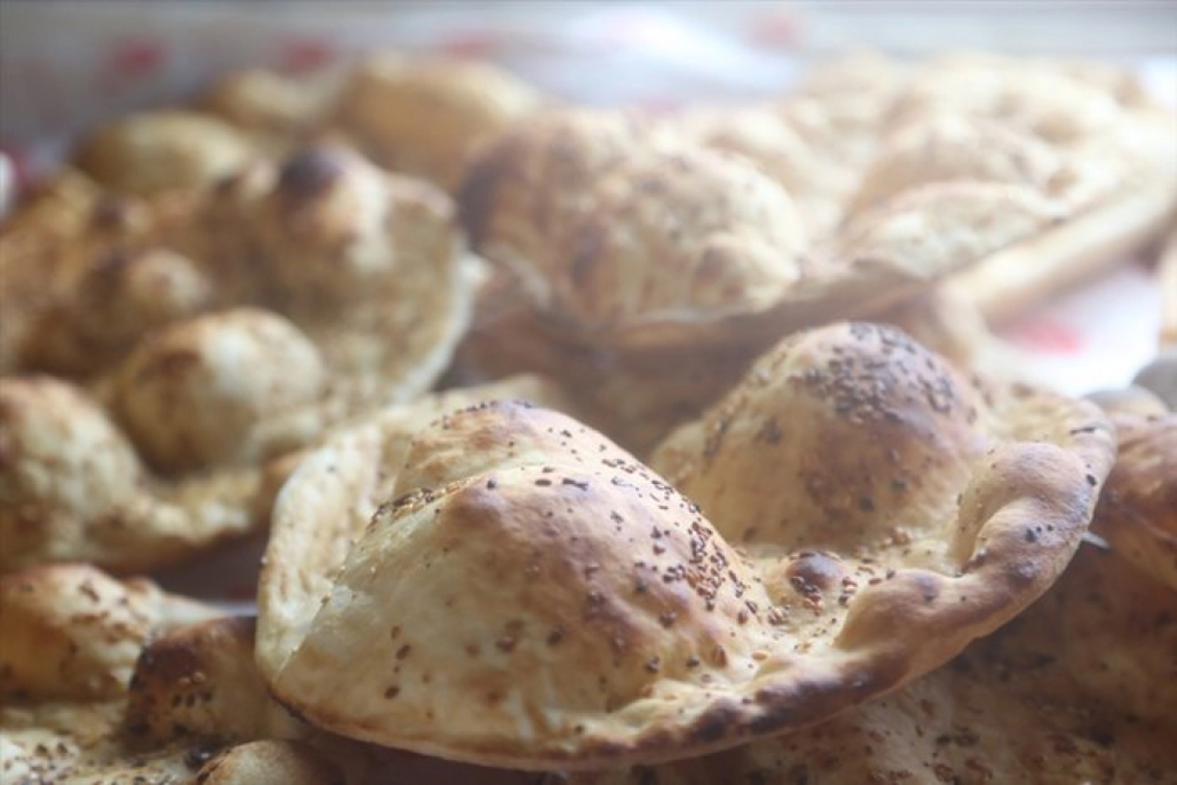 Malatya'nın yöresel ekmeğini yaparak il dışına gönderiyor