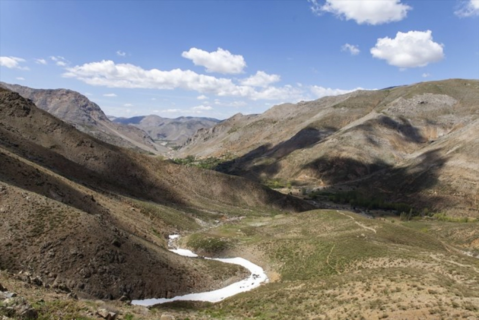 Porga Vadisi doğa tutkunları ve fotoğrafçıların ilgisini çekiyor