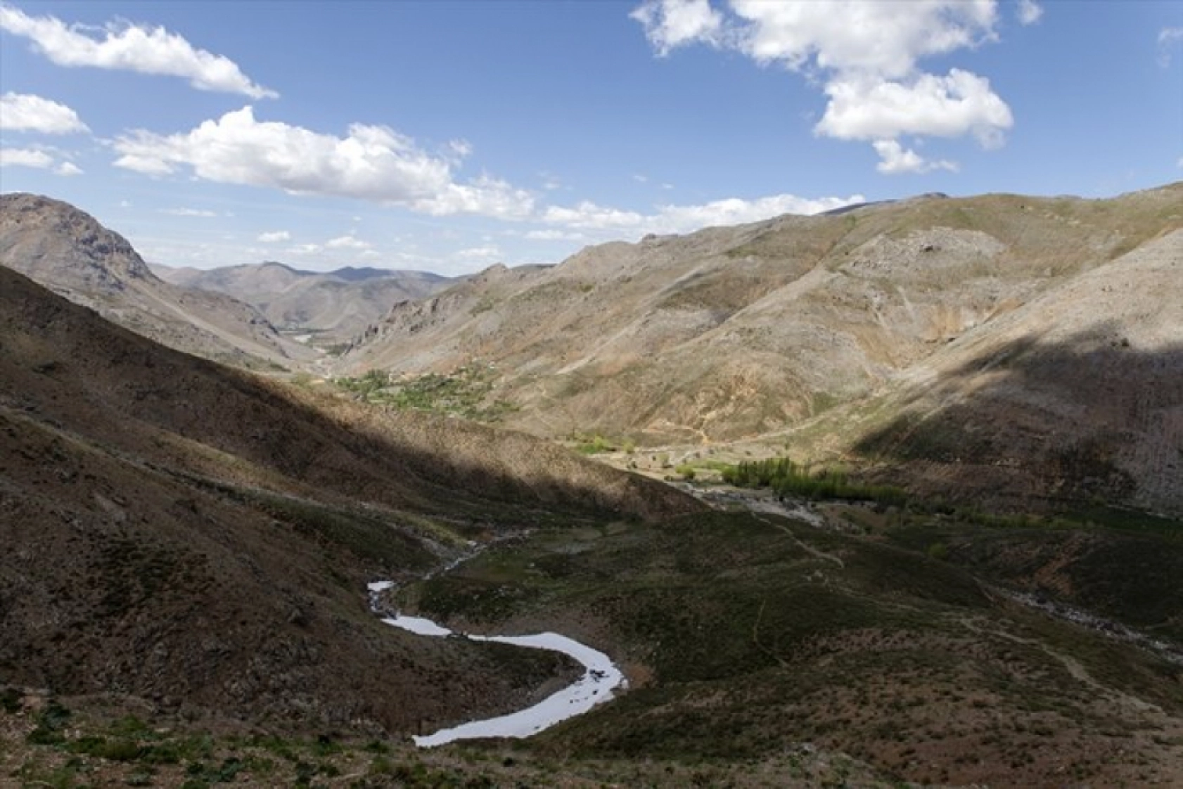 Porga Vadisi doğa tutkunları ve fotoğrafçıların ilgisini çekiyor