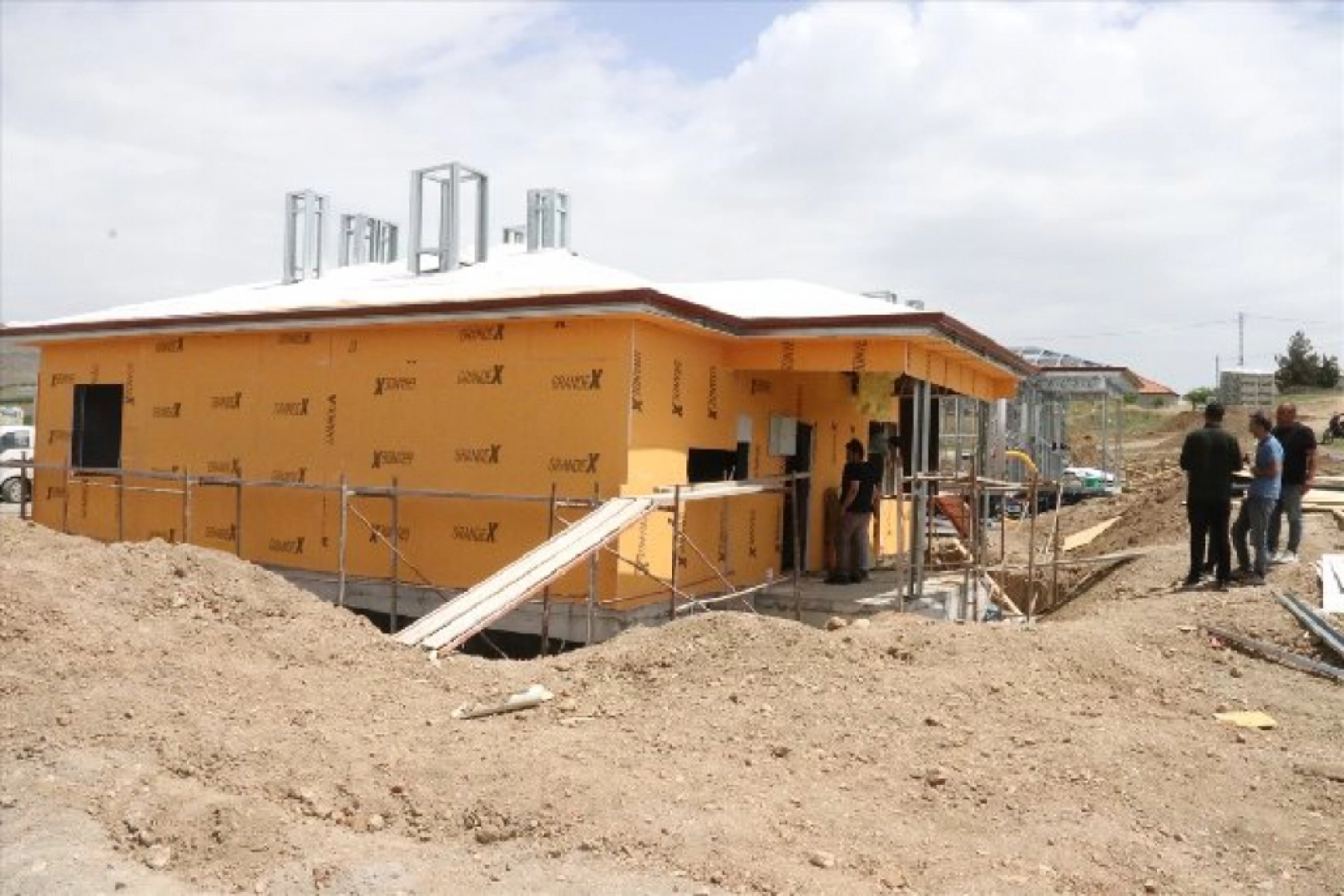 Depremin etkilediği Malatya'da 2 bin 978 köy evi daha teslime hazır