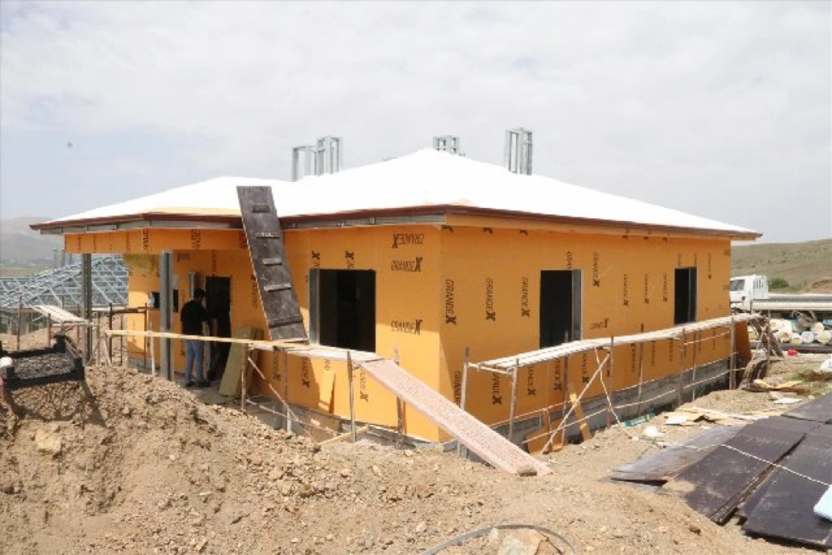 Depremin etkilediği Malatya'da 2 bin 978 köy evi daha teslime hazır