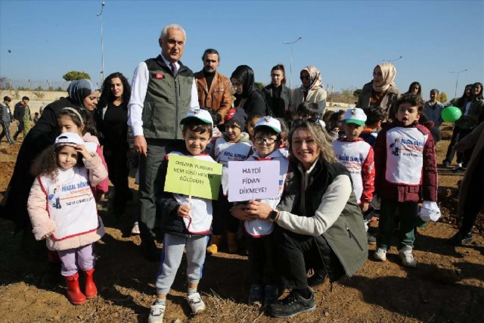 Muş'ta 11 bin fidan toprakla buluşturuldu