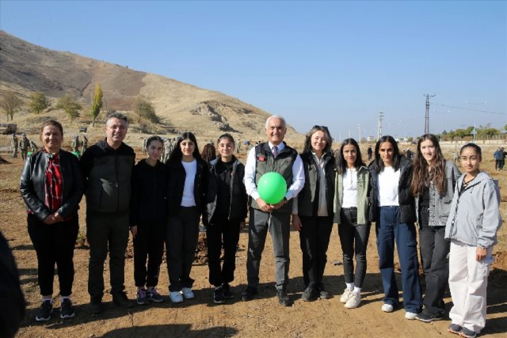 Muş'ta 11 bin fidan toprakla buluşturuldu