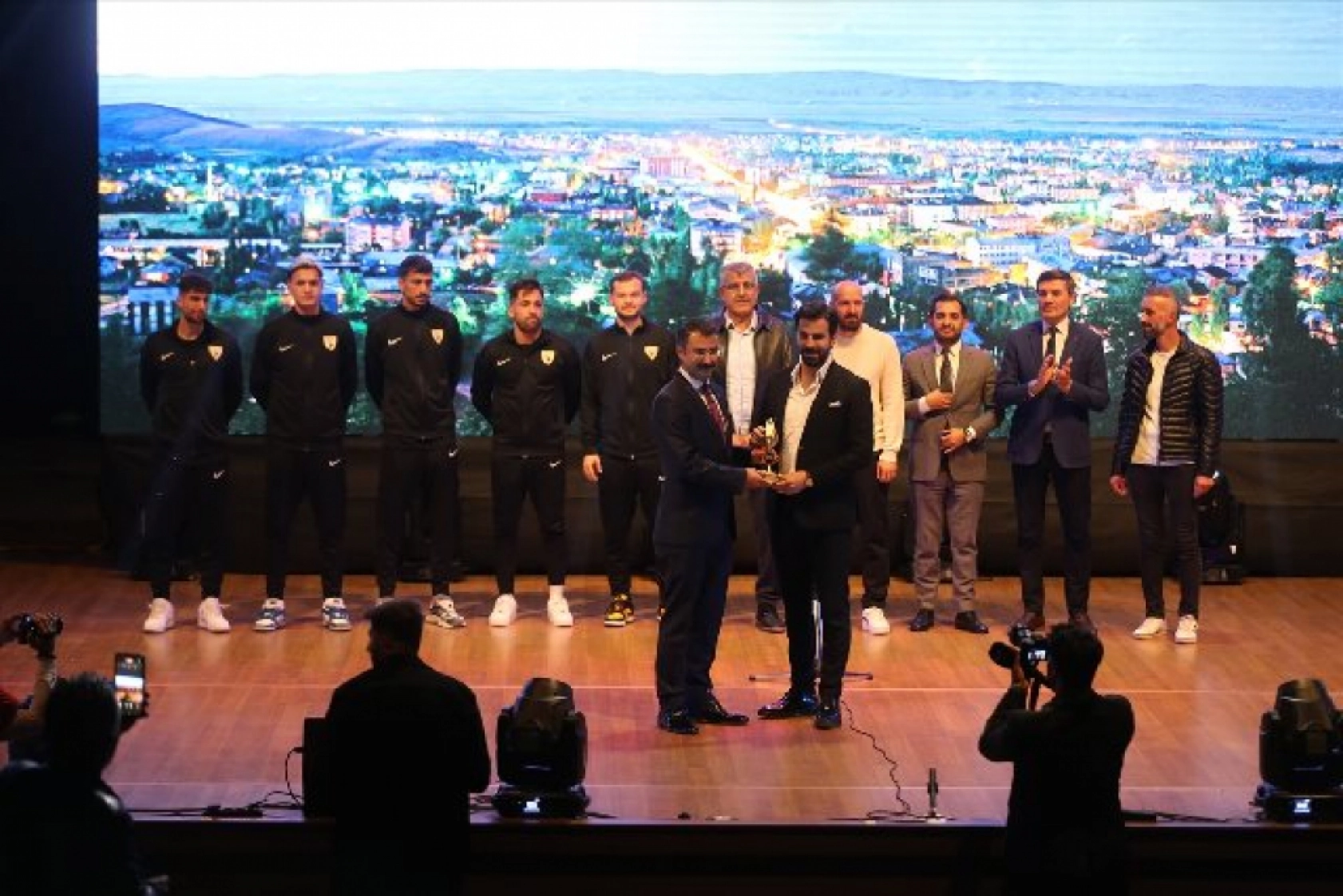 Muş Altın Lale Ödülleri sahiplerini buldu